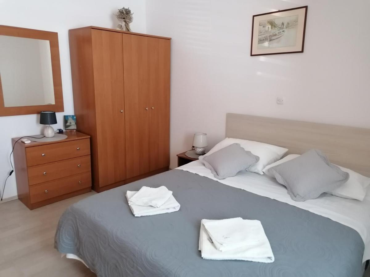 Apartmani Rija 3 Паг Екстер'єр фото