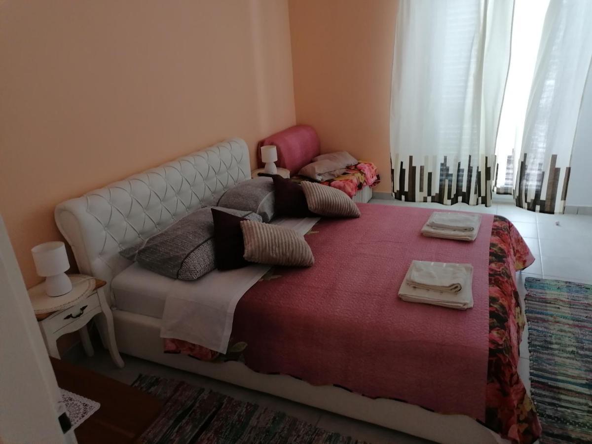 Apartmani Rija 3 Паг Екстер'єр фото