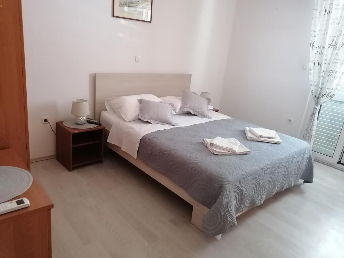 Apartmani Rija 3 Паг Екстер'єр фото