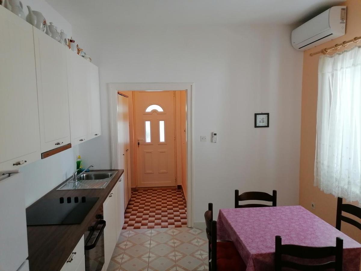 Apartmani Rija 3 Паг Екстер'єр фото